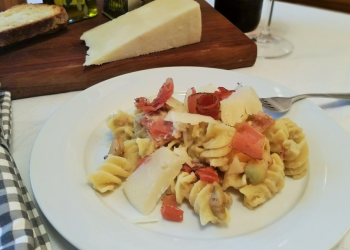 fusilli con crema di melenzane e speck