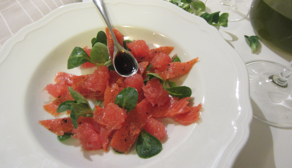 insalata di salmone e pompelmo