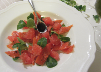 insalata di salmone e pompelmo