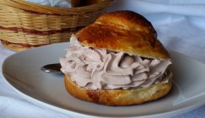 brioche col tuppo brioche col tuppo
