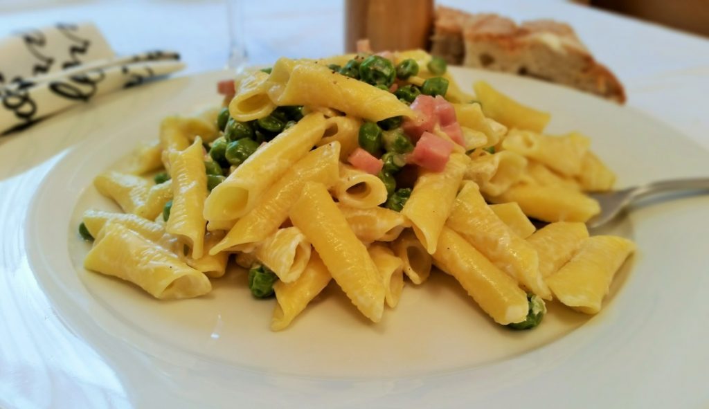 garganelli piselli e caprino garganelli piselli e caprino