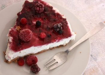 Impiattamento finale: cheesecake ai frutti di bosco_