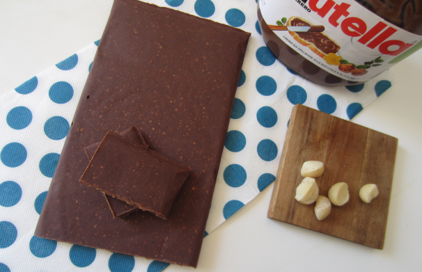 Ed ecco una foto di questa deliziosa tavoletta di cioccolato alla Nutella, pronta per essere mangiata: