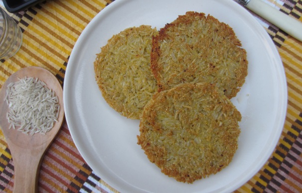 Servite le cotolette di riso selvatico e mais ben calde.