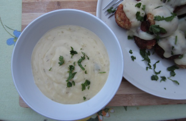 Una volta pronta, versate la salsa brunsås sopra le polpette di carne svedesi oppure utilizzatela per accompagnare altri piatti.