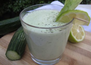 cocktail di cetrioli e yogurt cocktail di cetrioli e yogurt