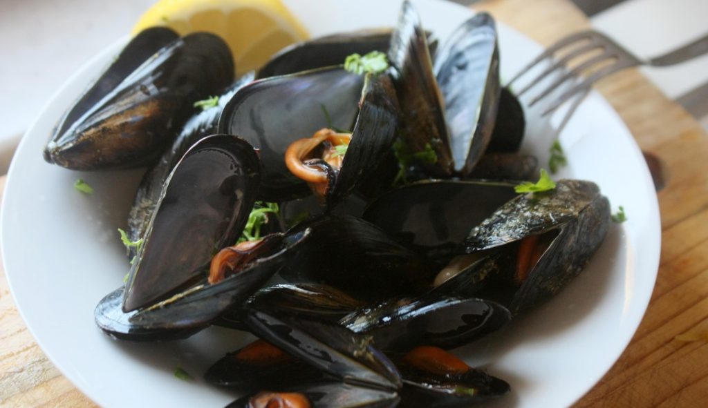 Impiattamento finale: cozze al vapore