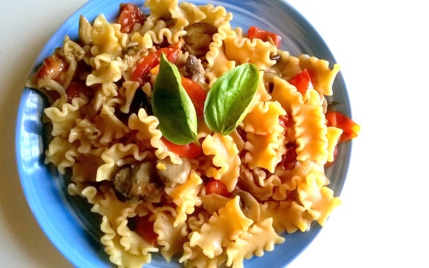 Le mafaldine piccanti con funghi e caciotta sono pronte per essere gustate. Le mafaldine piccanti con funghi e caciotta sono pronte per essere gustate.