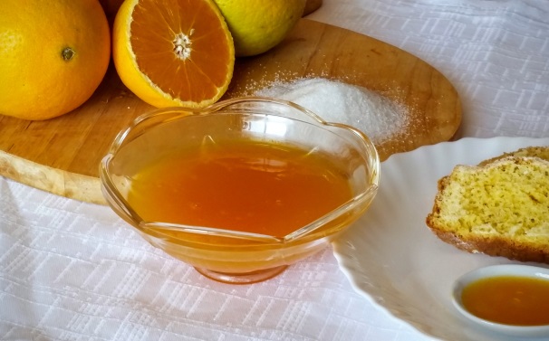 Una volta che la coulis di arance sarà pronta, lasciate che si freddi bene, dopodiché servitela in tavola per accompagnare i dolci che preferite. Una volta che la coulis di arance sarà pronta, lasciate che si freddi bene, dopodiché servitela in tavola per accompagnare i dolci che preferite.