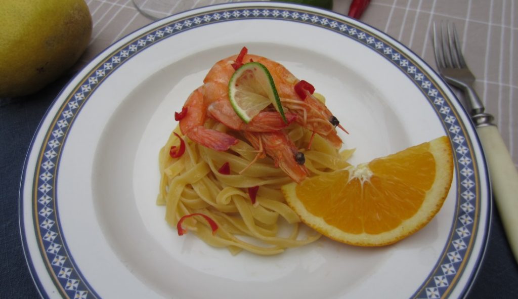 tagliatelle agrumi e gamberetti