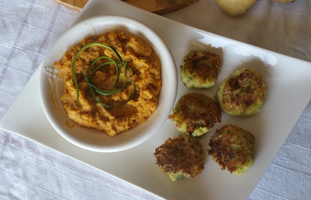 Servite il vostro humus al curry con le polpettine di verdure ancora calde.