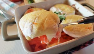 tomini al forno con pomodori e rosmarino tomini al forno con pomodori e rosmarino