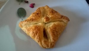 fagottini dolci con frutta secca e rum fagottini dolci con frutta secca e rum