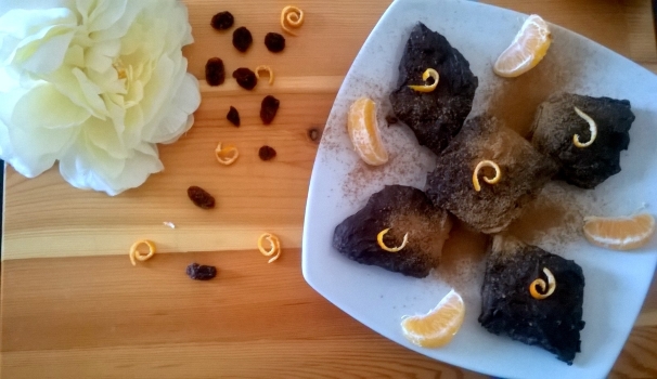 I mostaccioli fatti in casa sono pronti per essere gustati, per un Natale all’insegna della dolcezza e della tradizione.