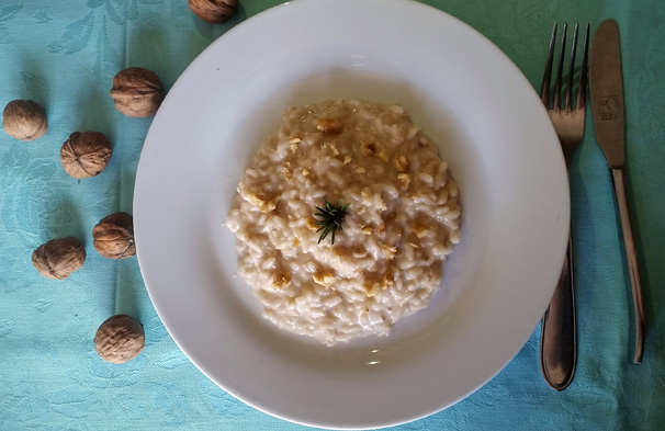 Ed ecco il risotto noci e stracchino pronto per essere gustato.