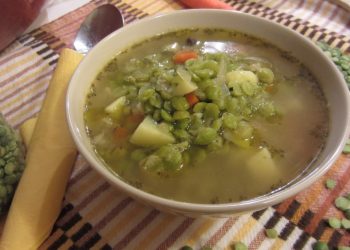 Zuppa di piselli secchi saporita