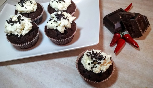 Ed ecco i cupcake cioccolato e peperoncino pronti per essere serviti.