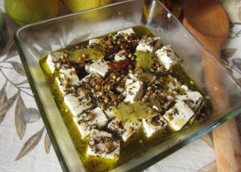 Impiattamento finale: Feta marinata