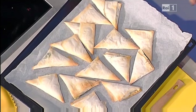 triangolini di pasta fillo triangolini di pasta fillo