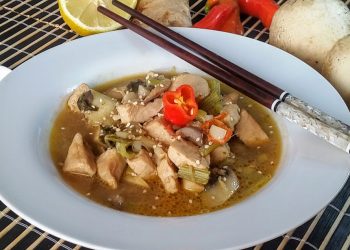 zuppa thailandese di pollo