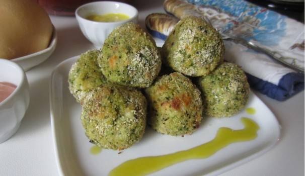 Polpette di broccoli con scamorza