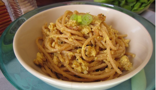 Ed ecco pronti gli spaghetti alla carbonara vegana pronti per essere serviti. Per renderli ancora più buoni, aggiungete un filo di olio extravergine di oliva a crudo.