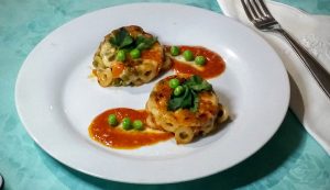 Impiattamento finale: anelletti siciliani ai piselli