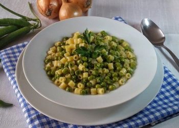 Impiattamento finale: pasta e piselli