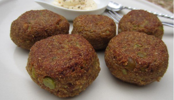 Polpette di Pane Nero e Piselli