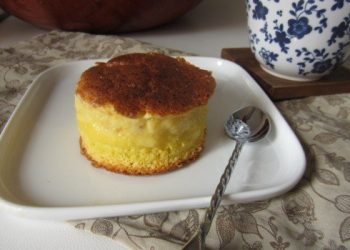 Soufflé all’ananas e cioccolato bianco