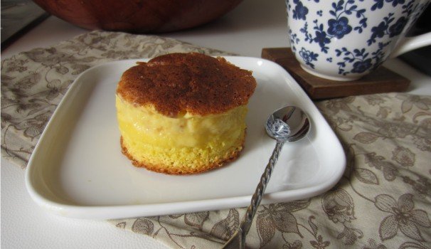 Soufflé all’ananas e cioccolato bianco