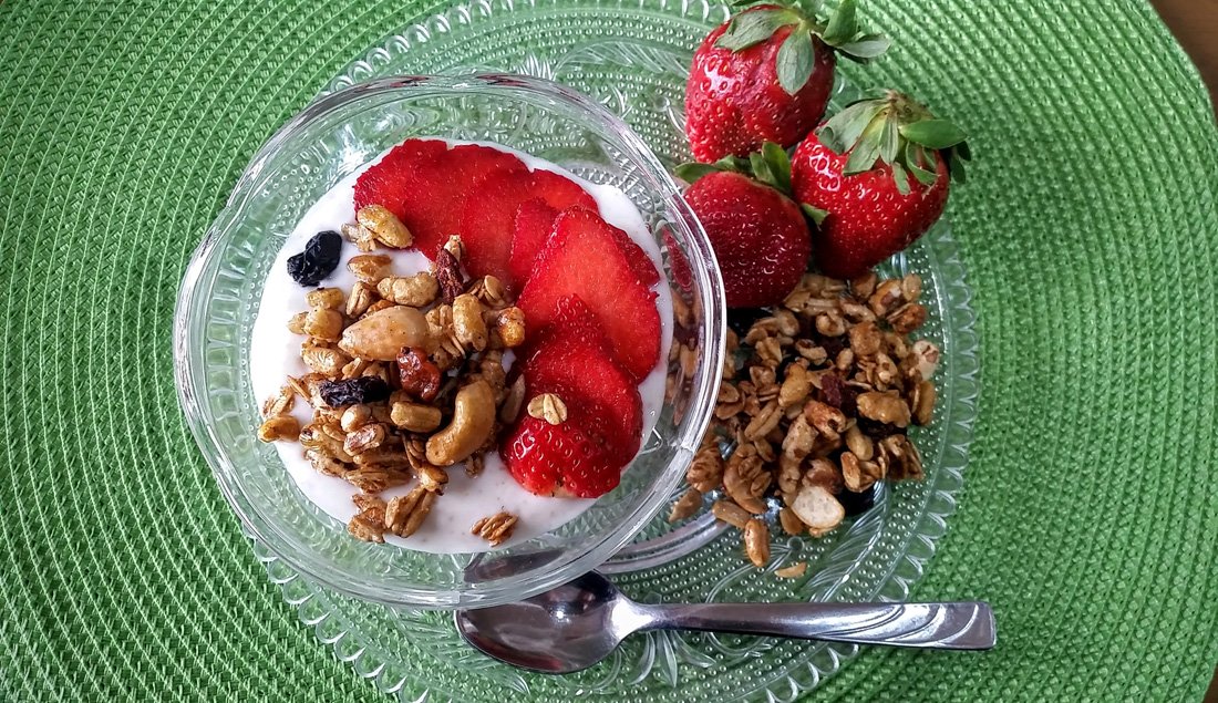 Ed ecco la granola fatta in casa pronta da gustare.