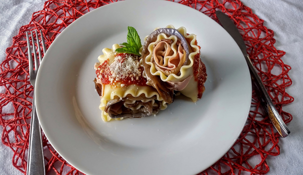 Ed ecco gli involtini di lasagne ricce pronti da servire.