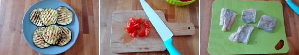 Quando le melanzane sono cotte, tagliate a dadini i pomodorini e conditeli con un cucchiaio di olio e un pizzico di sale. Affettate la mozzarella e tagliate il pesce spatola in 4 parti uguali, spennellatelo con l’olio e salatelo.