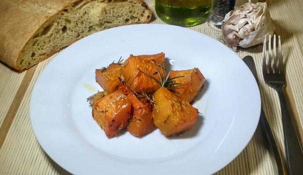 Ed ecco la zucca al forno pronta da servire e gustare.