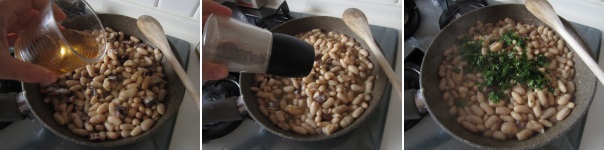 Versate l’aceto sopra i fagioli e fatelo evaporare del tutto. Aggiustate con il pepe e abbassate la fiamma. Tagliate finemente il prezzemolo ed aggiungetelo ai fagioli. Rimescolate, spegnete il fuoco e lasciate riposare per almeno un’ora.