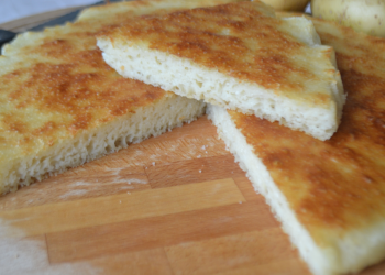 Focaccia con fiocchi di patate_