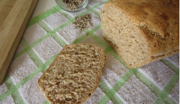 Ed ecco pronto il pane veloce con sesamo e semi di girasole, dal profumo inconfondibile.