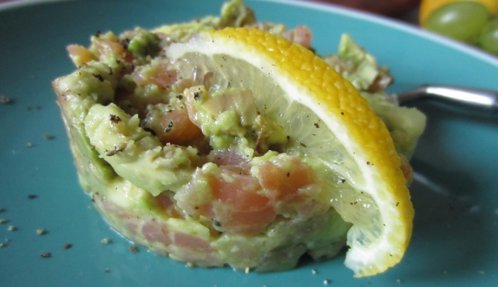 Tartara di salmone ed avocado fresco