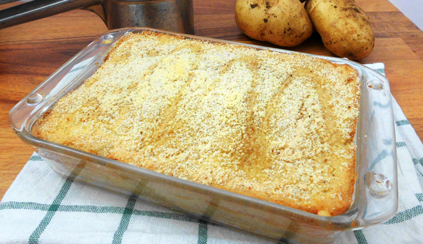 Una volta raffreddato potete servire il vostro gateau di patate farcito, per una cena da leccarsi i baffi!