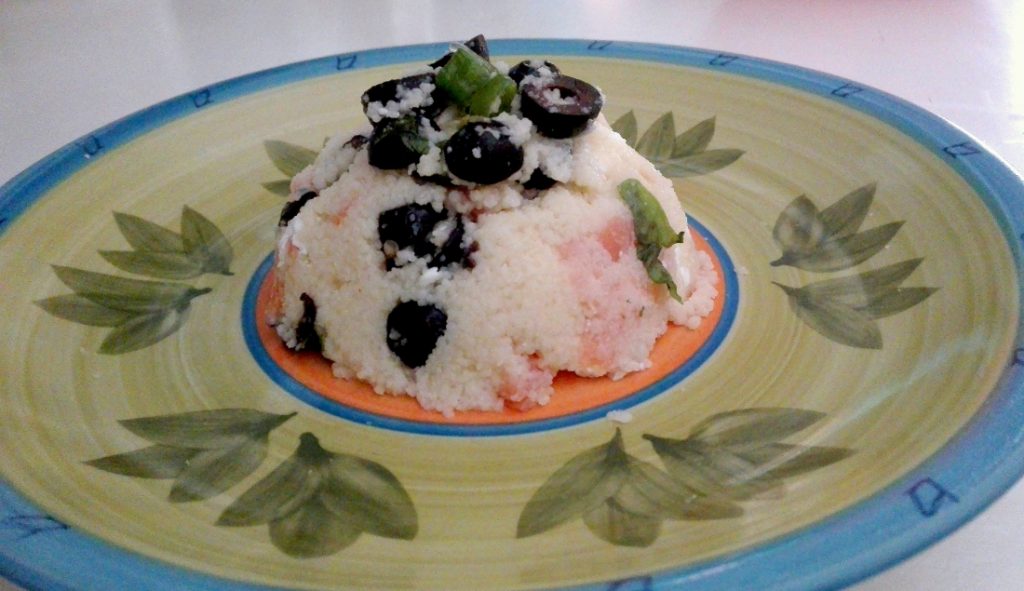 cous cous con salmone e olive