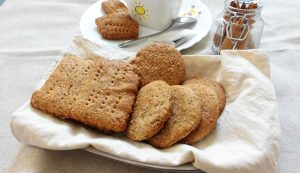 Ricetta Biscotti di segale, grano saraceno e farro Ricetta Biscotti di segale, grano saraceno e farro