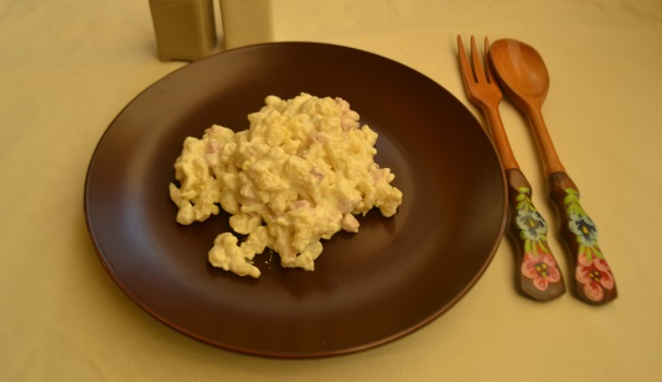 Dopo averli fatti saltare in padella un paio di minuti, ecco pronti i vostri spatzle con panna e pancetta.