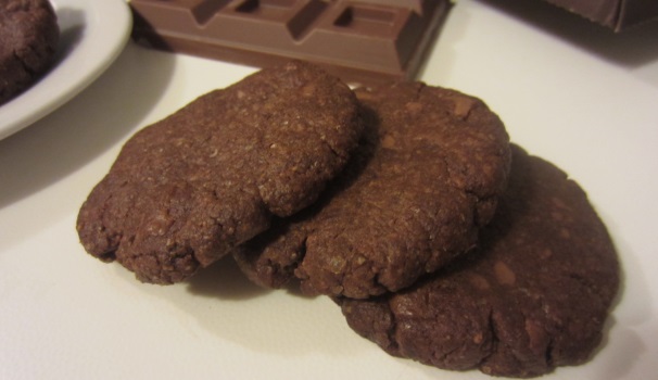 Croccanti e profumati, i biscotti al cioccolato piaceranno davvero a tutti.