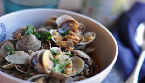 Ed ecco il risultato della zuppetta di vongole e fregola sarda profumata e gustosa