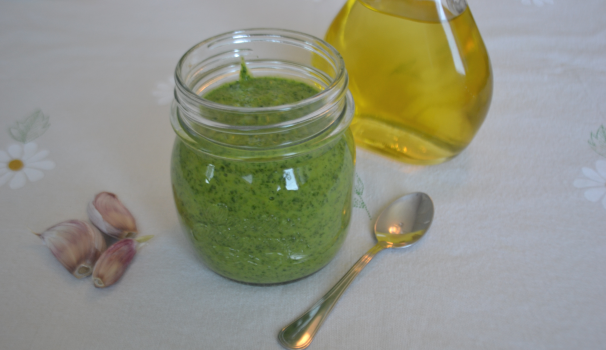 Dopo due ore di riposo nel frigorifero la vostra salsa verde è pronta da portare in tavola!