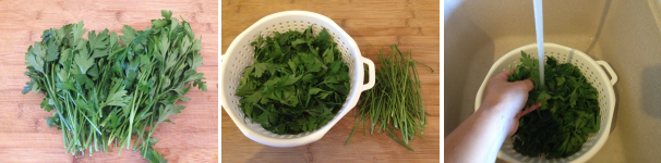 Per preparare la salsa verde, come prima cosa dovete prendere il prezzemolo e separare le foglie morbide dai gambi legnosi. Fatto questo lavate bene sotto l’acqua corrente le foglioline.