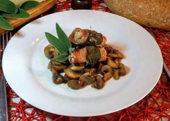 gli Involtini di lonza con champignon speziati