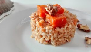 risotto integrale con zucca e noci risotto integrale con zucca e noci