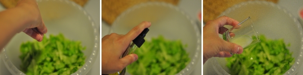In una ciotola a parte condite l’insalata che sarà posta alla base con un pizzico di sale, olio e succo di limone in sostituzione dell’aceto. Questo donerà freschezza e acidità mantenendo il colore verde dell’insalata
 